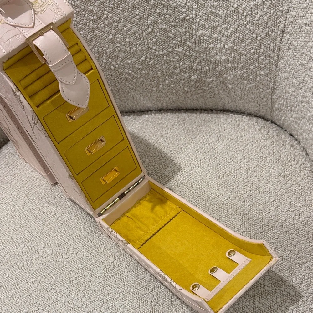 Lady M limited edition Elegant Jewelry Organizer